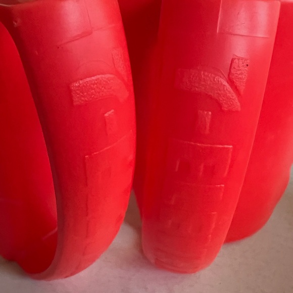 Vintage Set of 4 Promo 7-Eleven Red Plastic
Monster Hand Drink Holders - Picture 3 of 6